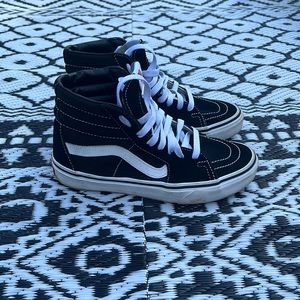 Vans High Tops Classic Skate Shoe | Women’s Size 6- Men’s Size 4.5 |